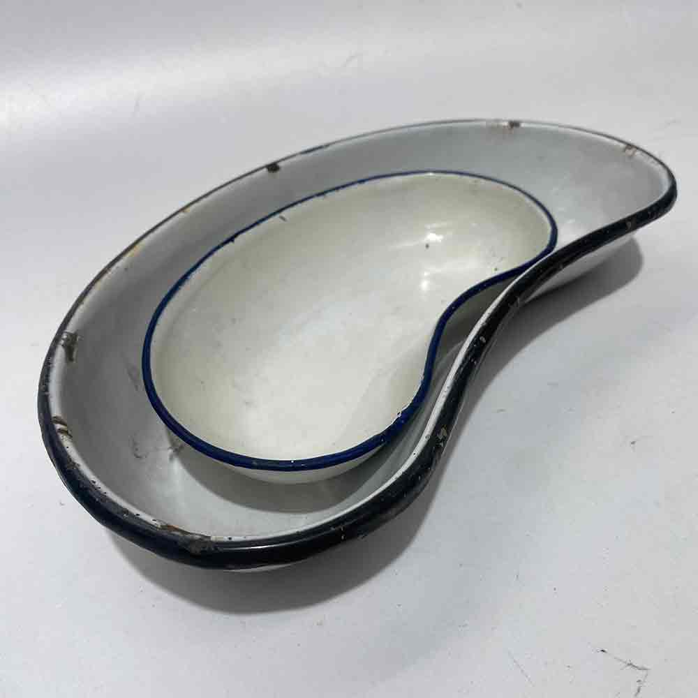 KIDNEY DISH, Enamel White Large 30cm / KID0010 - Small 20cm